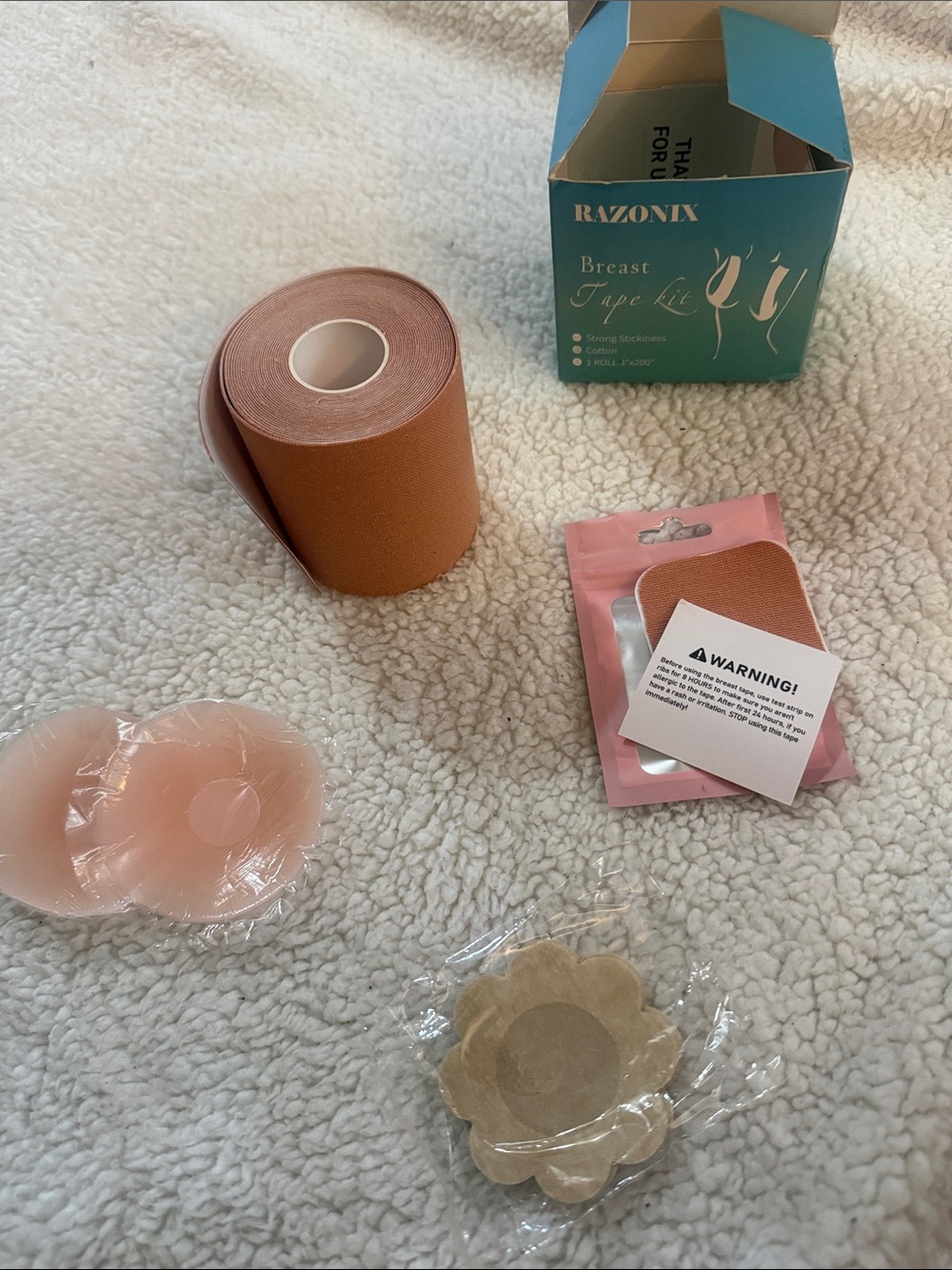 Razonix Nude Breast Tape Kit with Adhesive Petals - Nude - Picture 1 of 2